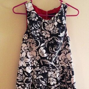 Signature by Robbie Bee Black Floral Dress Size 8